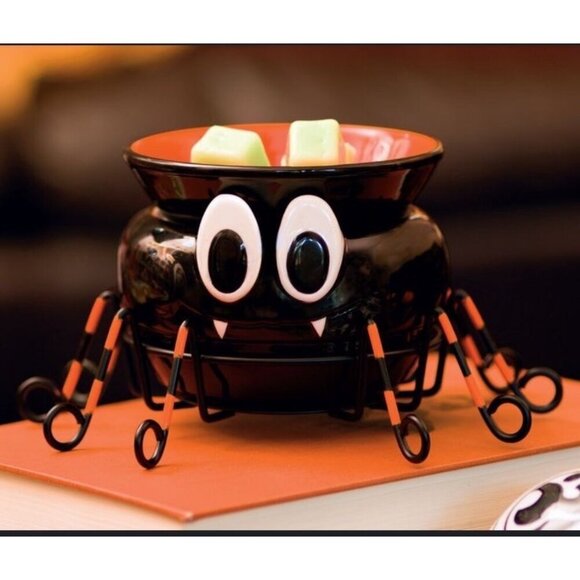 Scentsy Itsy Bitsy Halloween Wax Warmer Black & Orange Spider in Box Retired - Picture 1 of 10